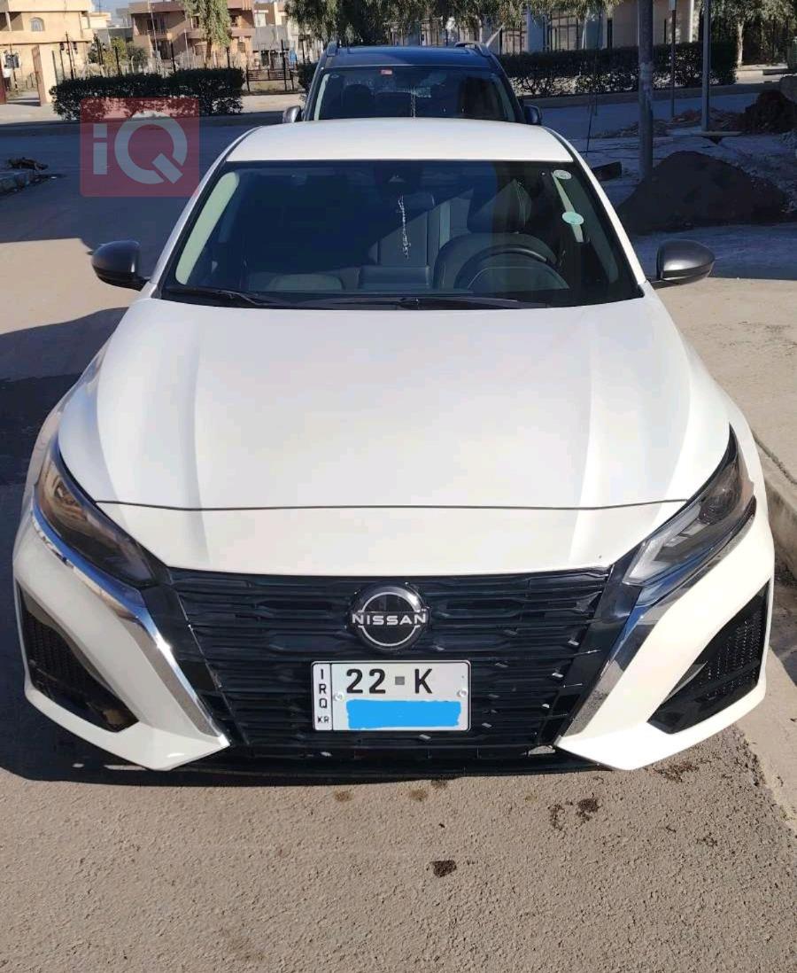 نيسان ألتيما